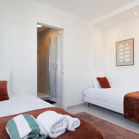 L'infini Panoramic Sea View Waterfront *